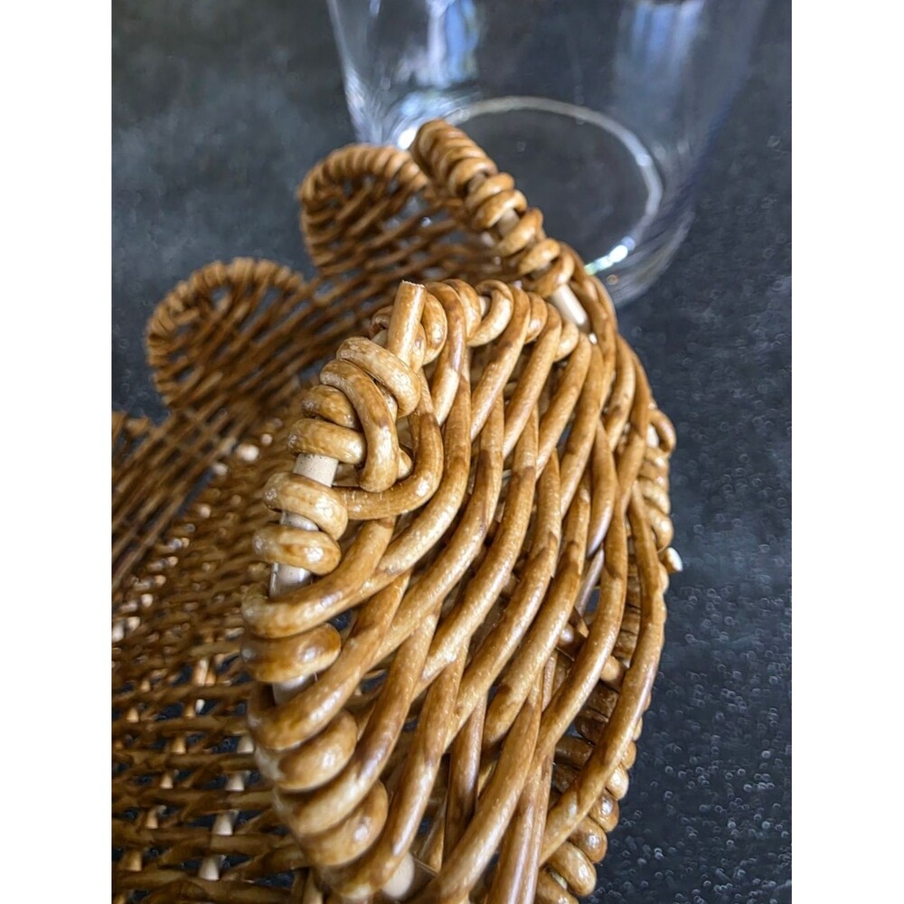 Straight Lined Glass Cylinder Nestled Into A Scalloped Rattan Base 8.5x6 - Picture 5 of 8